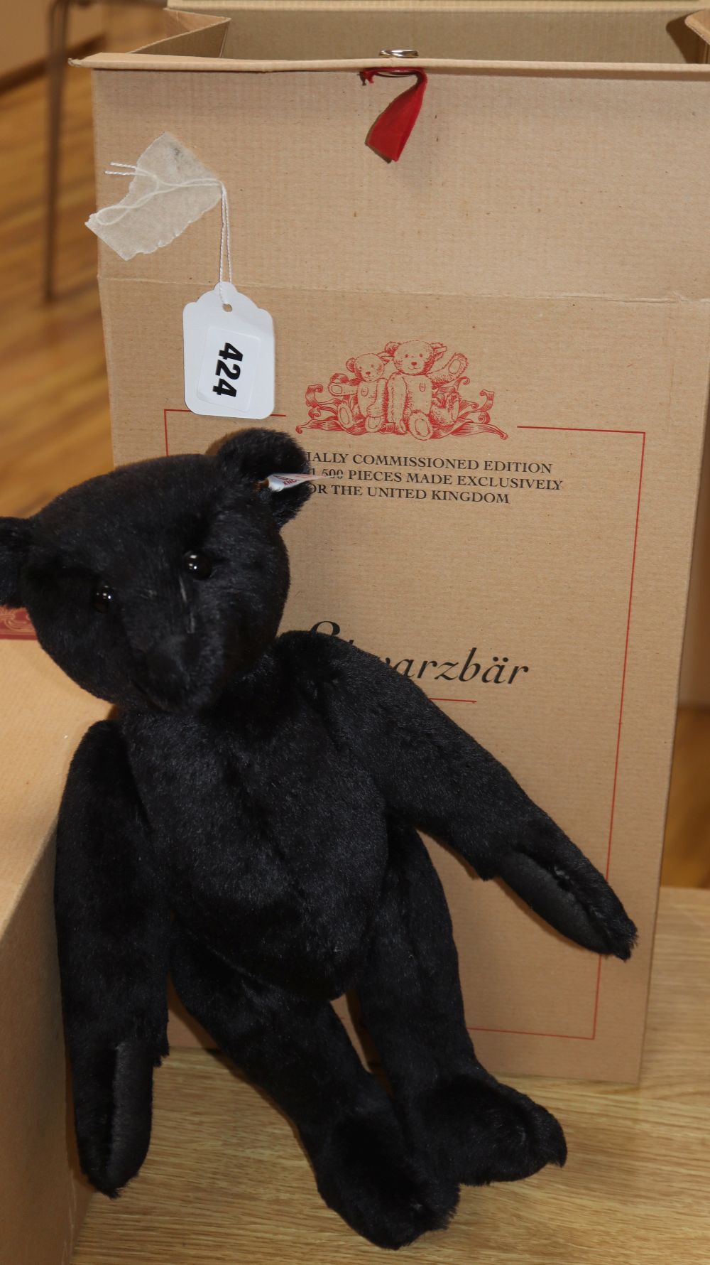 A Steiff UK black bear 1500 pieces, boxed with certificate